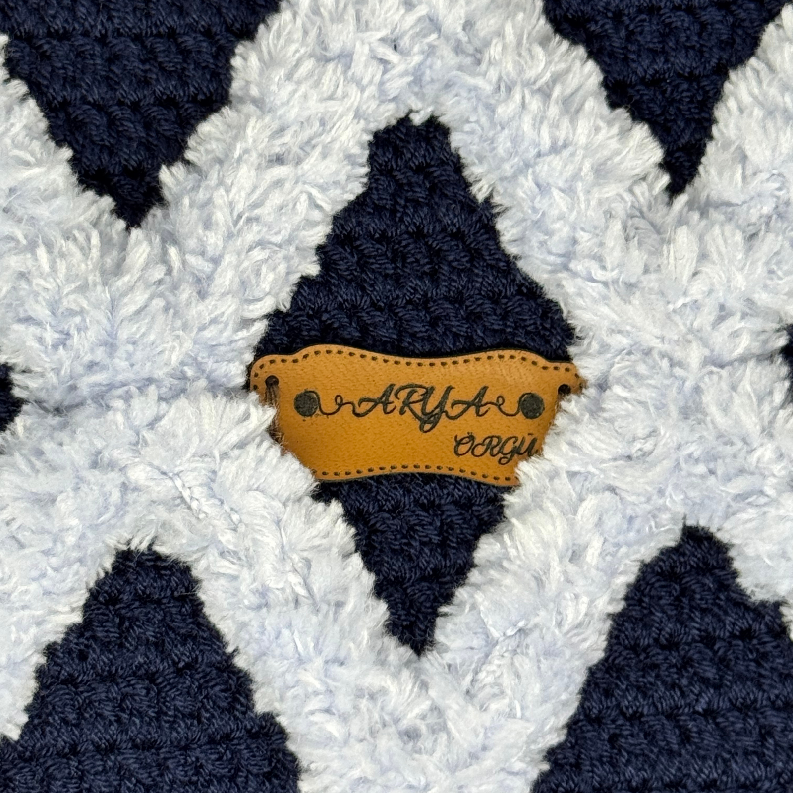 Özel Tasarım Kabartmalı Örgü Omuz Çantası | Deri Saplı El Yapımı Tote Bag