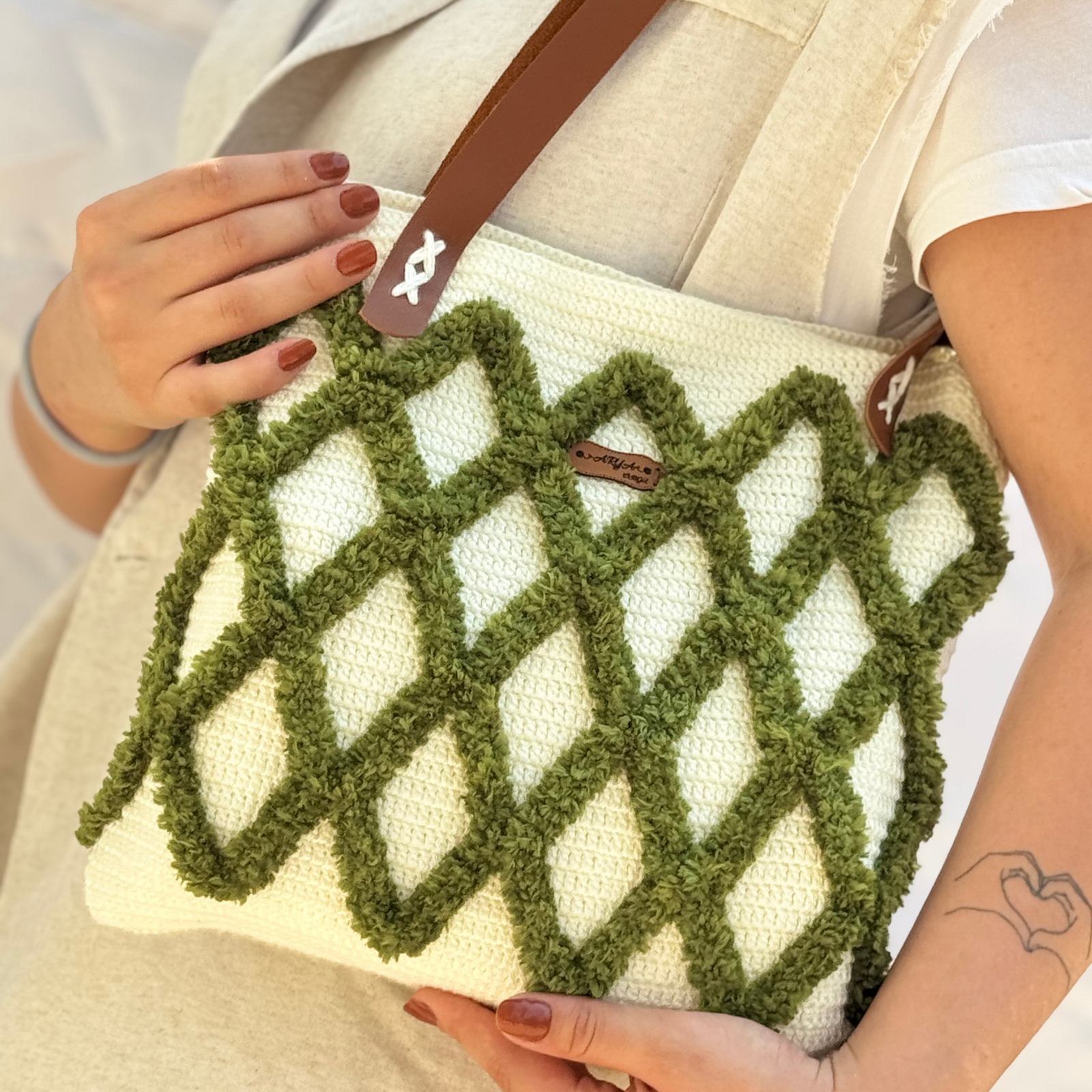 Özel Tasarım Kabartmalı Örgü Omuz Çantası | Deri Saplı El Yapımı Tote Bag