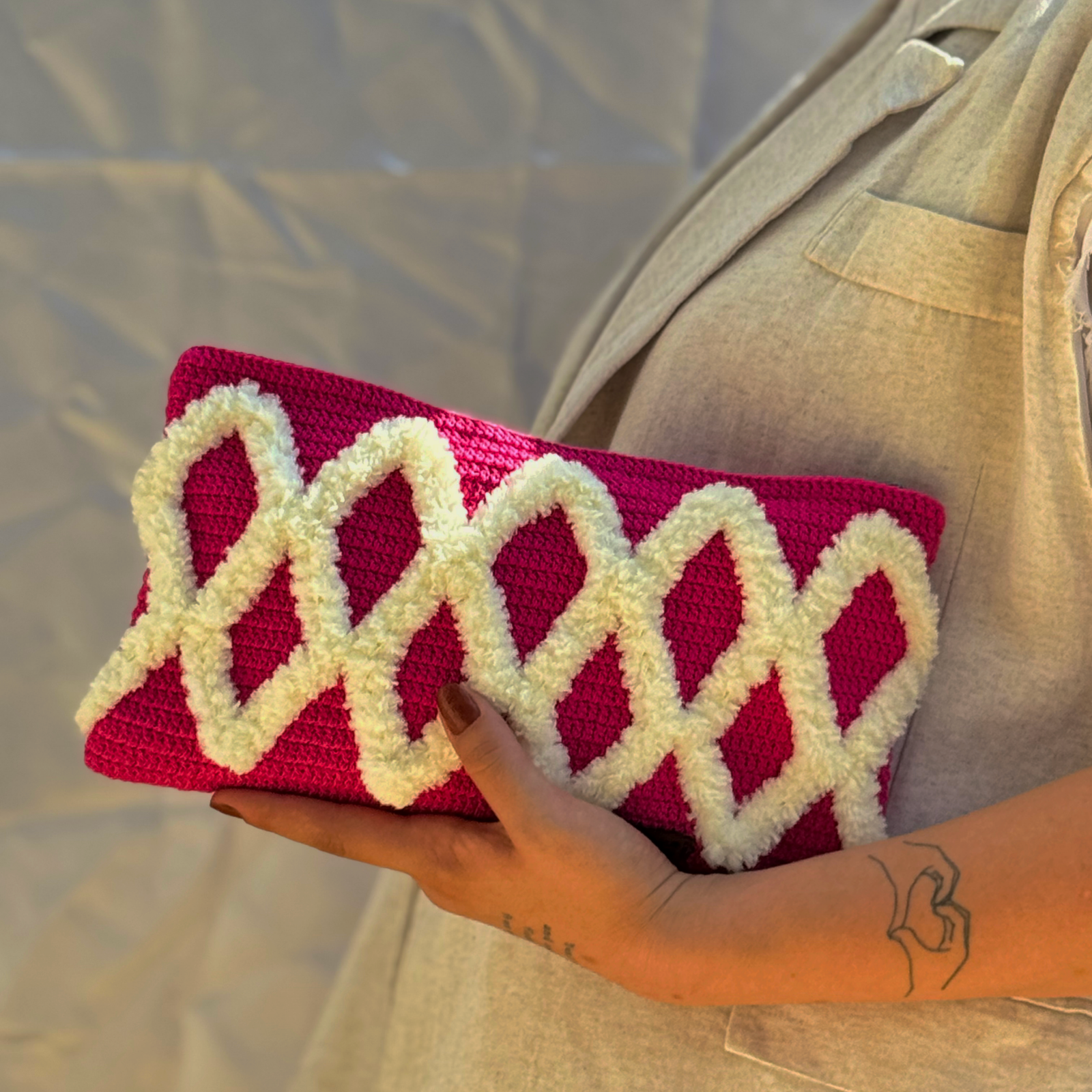 El Yapımı 3D Kabartmalı Dalga Desenli Örgü Portföy & Makyaj Çantası