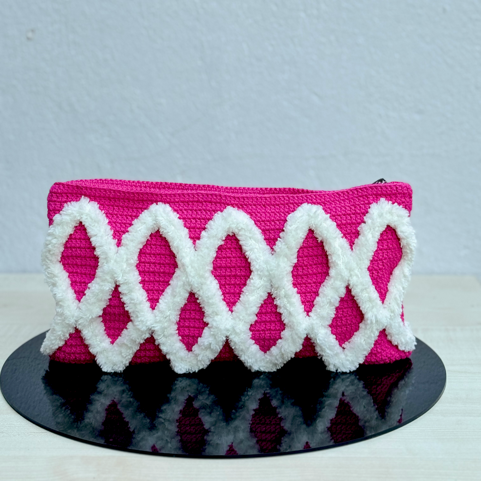 El Yapımı 3D Kabartmalı Dalga Desenli Örgü Portföy & Makyaj Çantası